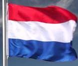 Bandeira da Holanda hasteada em Amsterdã, capital do país