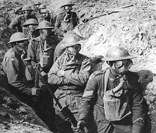Soldados numa trincheira na 1ª Guerra Mundial