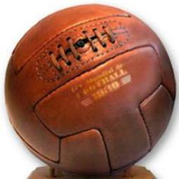 Bola de futebol antiga do final do século XIX