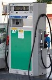 Foto de uma bomba de etanol num posto de gasolina