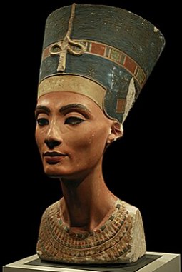 Busto de Nefertiti