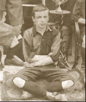 Foto de Charles Miller quando era jogador de futebol em 1893