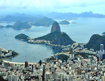 Foto da cidade do Rio de Janeiro com o P&atilde;o-de-A&ccedil;&uacute;car ao fundo