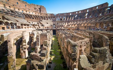 Foto interna do Coliseu de Roma