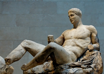 Foto da escultura de Dion&iacute;sio, obra de F&iacute;dias