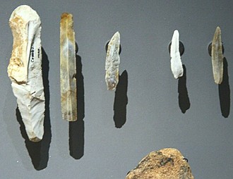 Foto de ferramentas do per&iacute;odo Mesol&iacute;tico