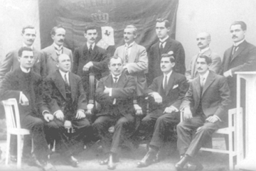 Imigrantes espanhois de uma associa&ccedil;&atilde;o de socorro m&uacute;tuo