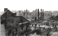 Varsóvia, capital da Polônia, destruída após ataque alemão (5 de dezembro de 1939)
