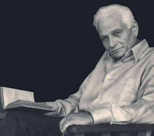 Foto em preto e branco de Jacques Derrida