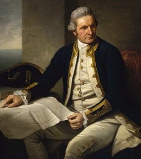 Retrato pintado de James Cook sentado com um mapa nas mãos