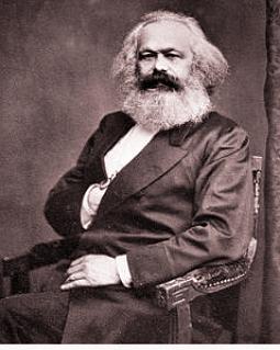 Fotografia de Karl Marx sentado