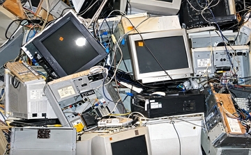 Foto mostrando exemplos de lixo eletr&ocirc;nico