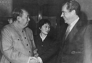 Foto do encontro entre Mao-tse-Tung e Nixon em 1972