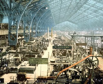 Foto de uma exposi&ccedil;&atilde;o de m&aacute;quinas el&eacute;tricas da Segunda Revolu&ccedil;&atilde;o Industrial