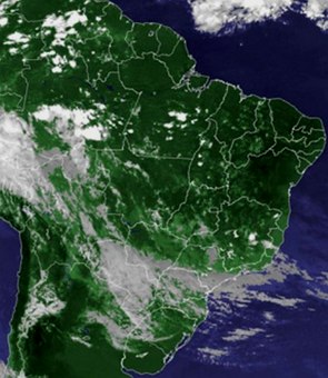Imagem de satélite mostrando o mapa do Brasil e uma massa de ar na região sul