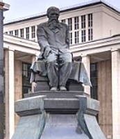 Monumento em homenagem a Dostoiévski em Moscou