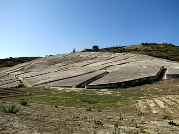 Foto mostrando um exemplo de Land Art
