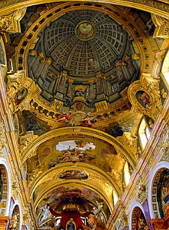Foto da cúpula da Igreja Jesuíta em Viena, obra de Andrea Pozzo