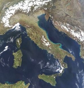 Imagem aérea da Península Itálica