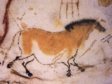 Desenho de um cavalo pintado na parede de uma caverna, arte pr&eacute;-hist&oacute;rica