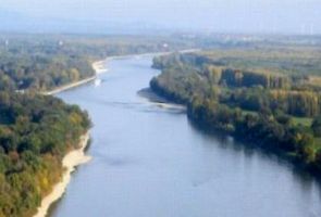 Rio Danúbio passando pela Áustria