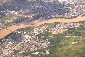 Vista aérea do rio Doce em Minas Gerais