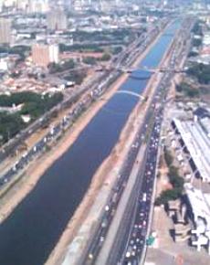 Foto aérea do rio Tietê em São Paulo