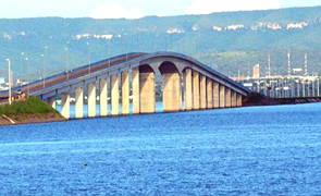 Rio Tocantins na cidade de Palmas e Ponte Fernando Henrique Cardoso