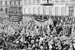 Manifestação de soldados e civis em Petrogrado em 1917