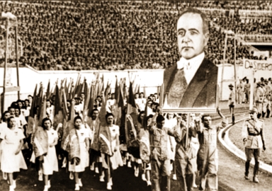 Comemora&ccedil;&atilde;o do Dia do Trabalho em 1943, durante o governo de Get&uacute;lio Vargas